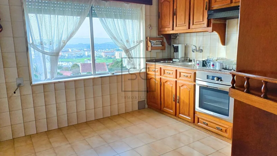 Casa con vistas a la ria en neda