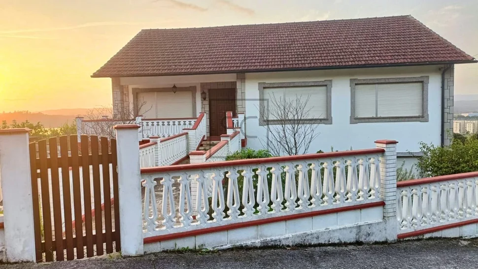 Casa con vistas a la ria en neda