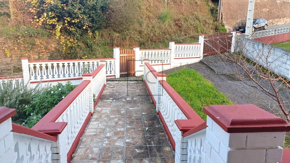 Casa con vistas a la ria en neda