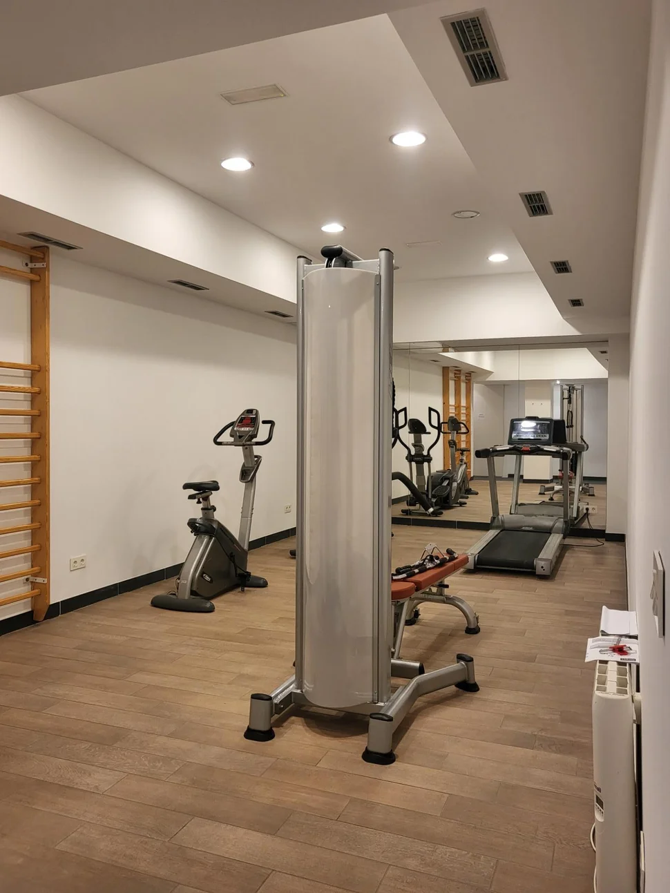 Amplio piso en ares con trastero y garaje cercano a la playa