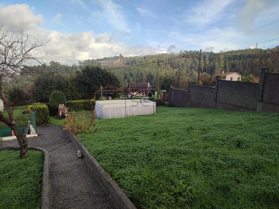 Bonita casa de dos alturas en valdoviño