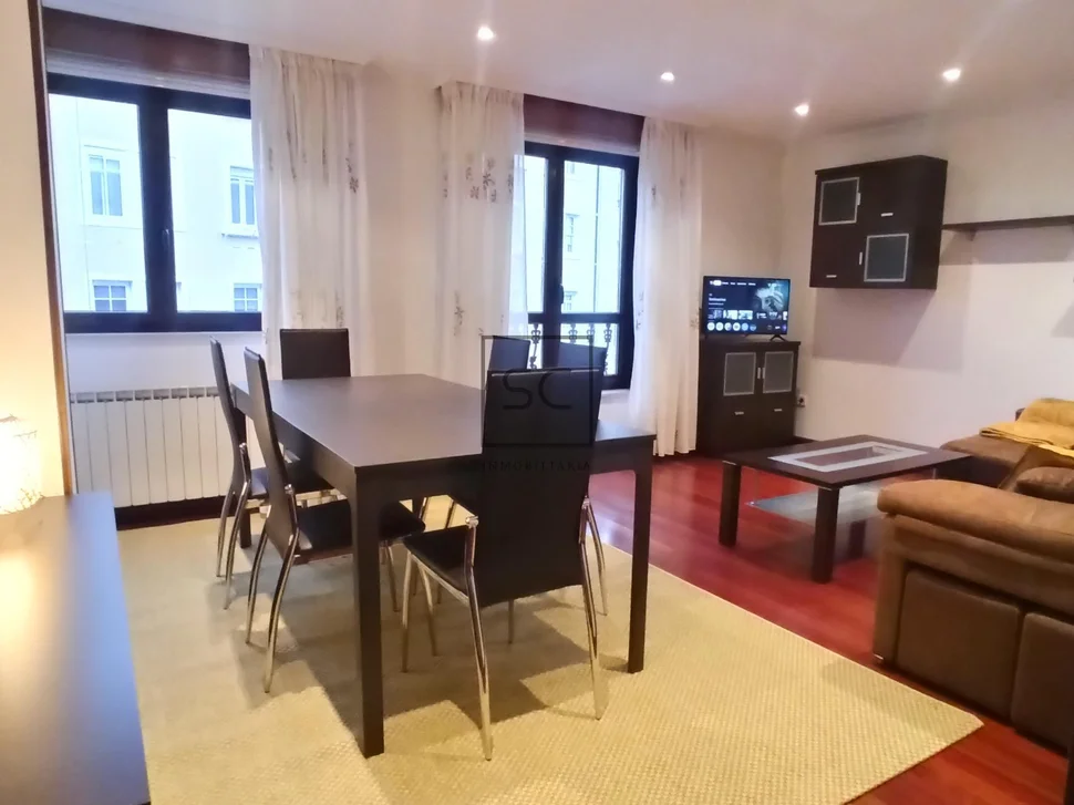 Piso amueblado con ascensor y garaje en narón