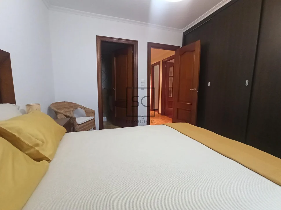 Piso amueblado con ascensor y garaje en narón