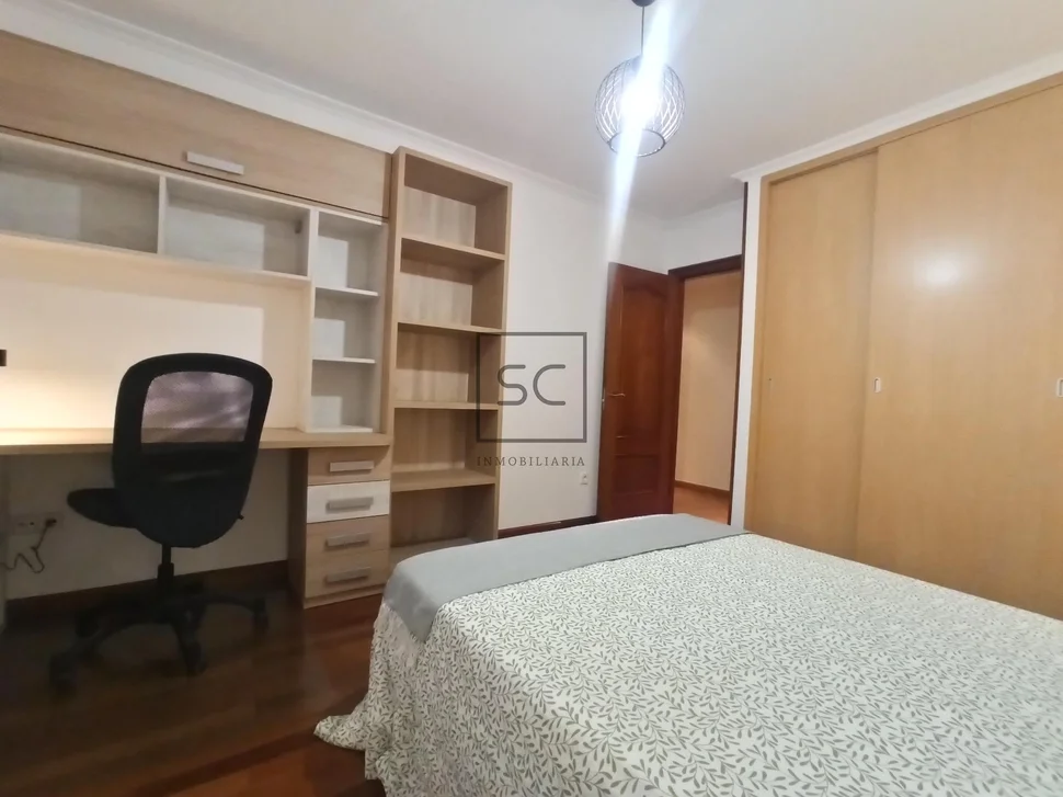 Piso amueblado con ascensor y garaje en narón