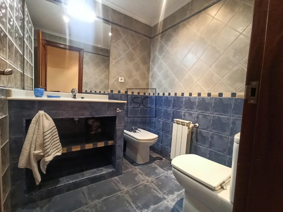 Piso amueblado con ascensor y garaje en narón