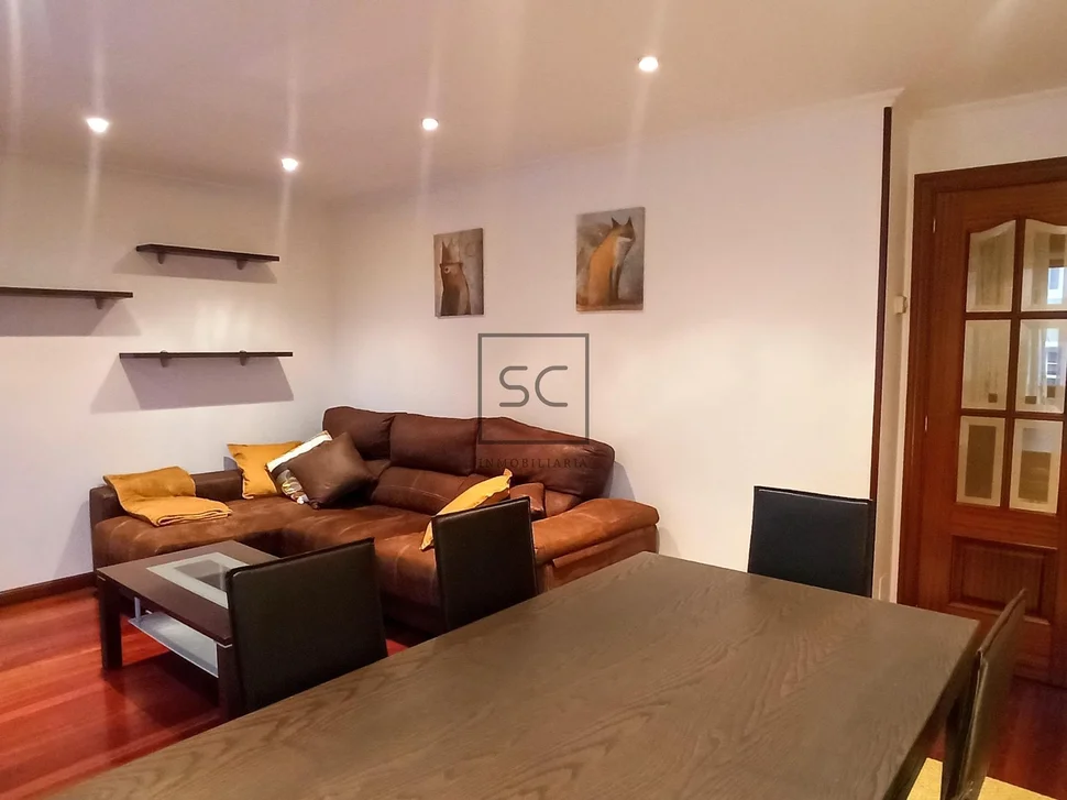 Piso amueblado con ascensor y garaje en narón