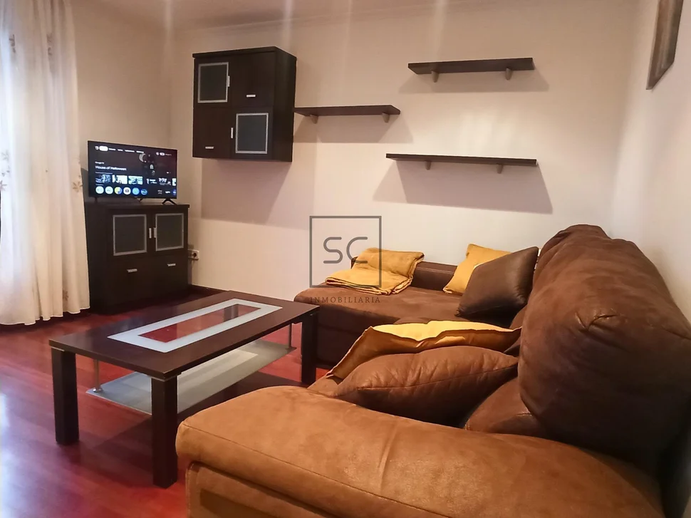 Piso amueblado con ascensor y garaje en narón