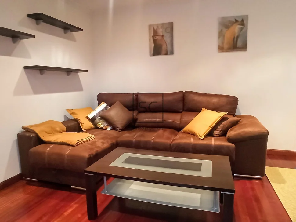 Piso amueblado con ascensor y garaje en narón