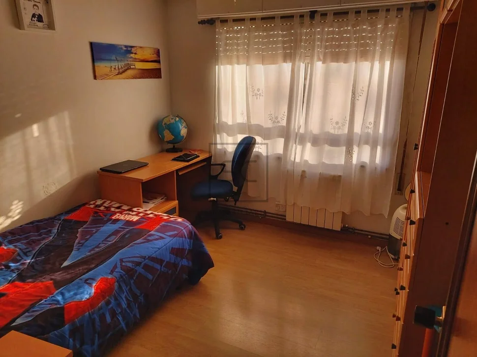 Amplio piso en la zona de caranza ferrol