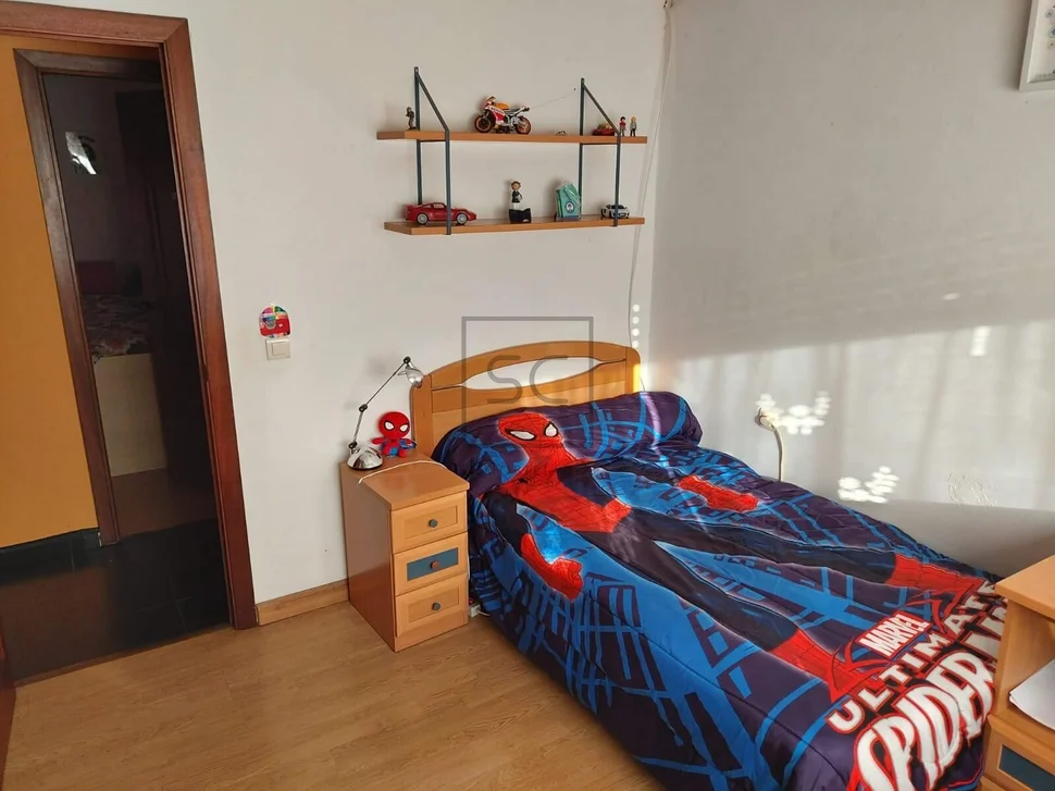 Amplio piso en la zona de caranza ferrol