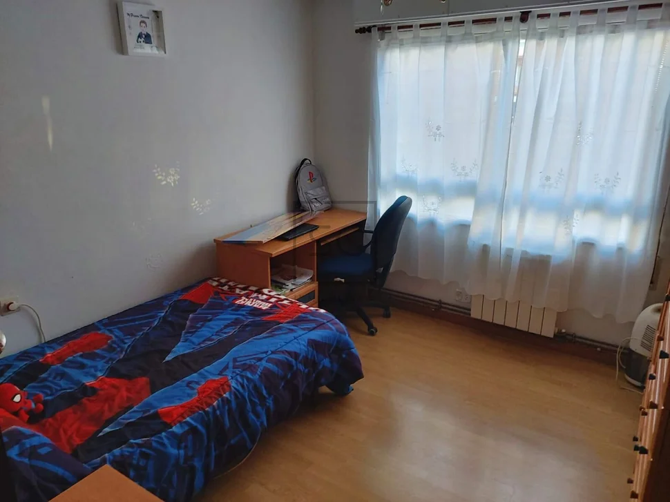 Amplio piso en la zona de caranza ferrol