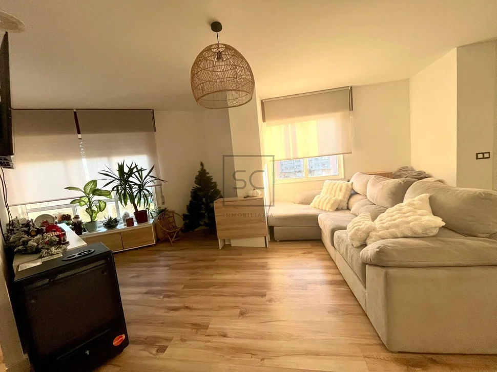 Luminoso primero sin ascensor en narón