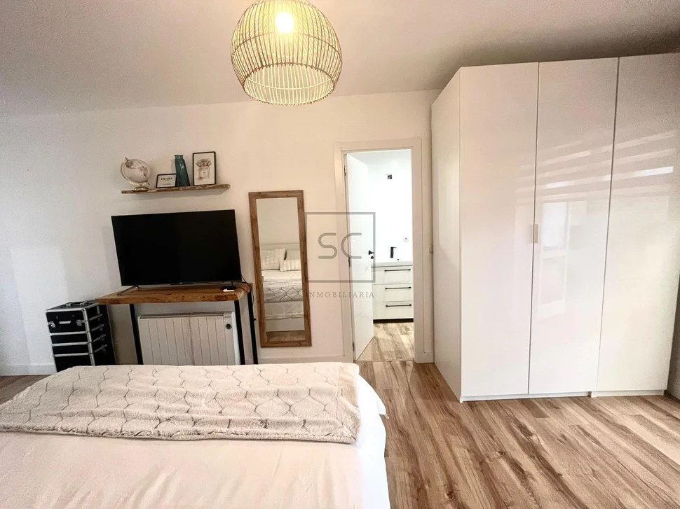 Luminoso primero sin ascensor en narón