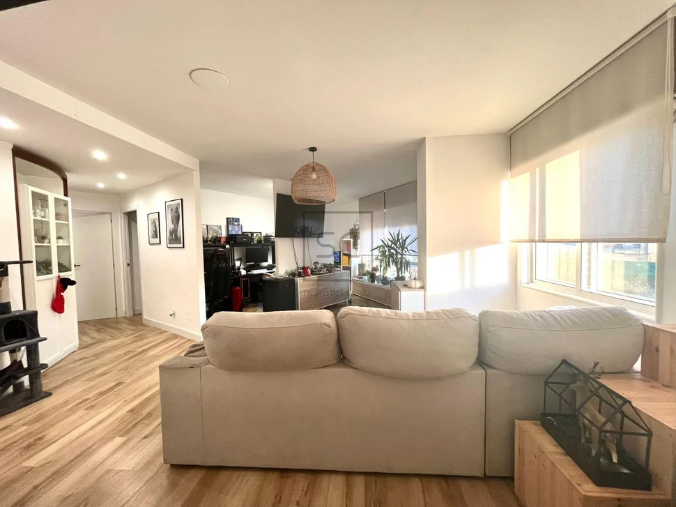 Luminoso primero sin ascensor en narón