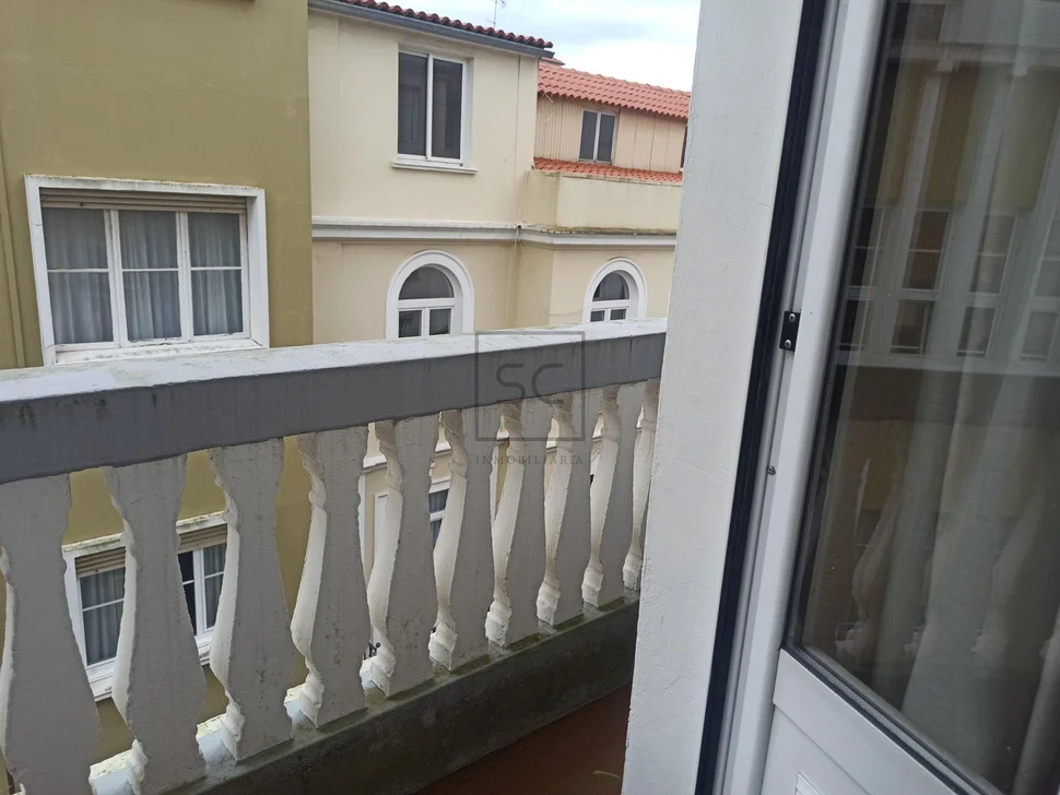 Piso sin ascensor y con balcon en ferrol