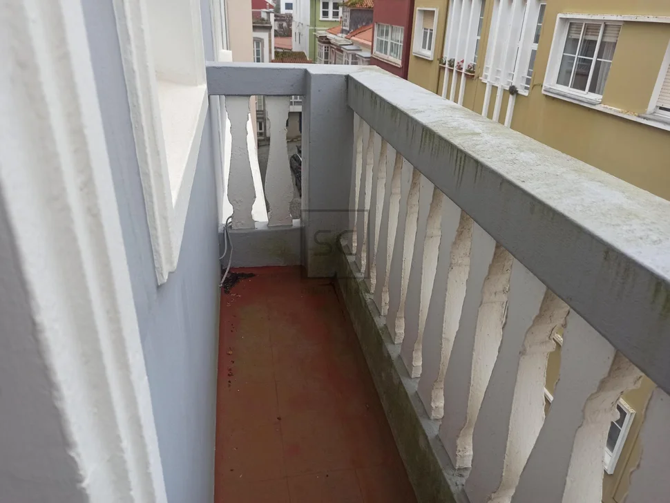 Piso sin ascensor y con balcon en ferrol