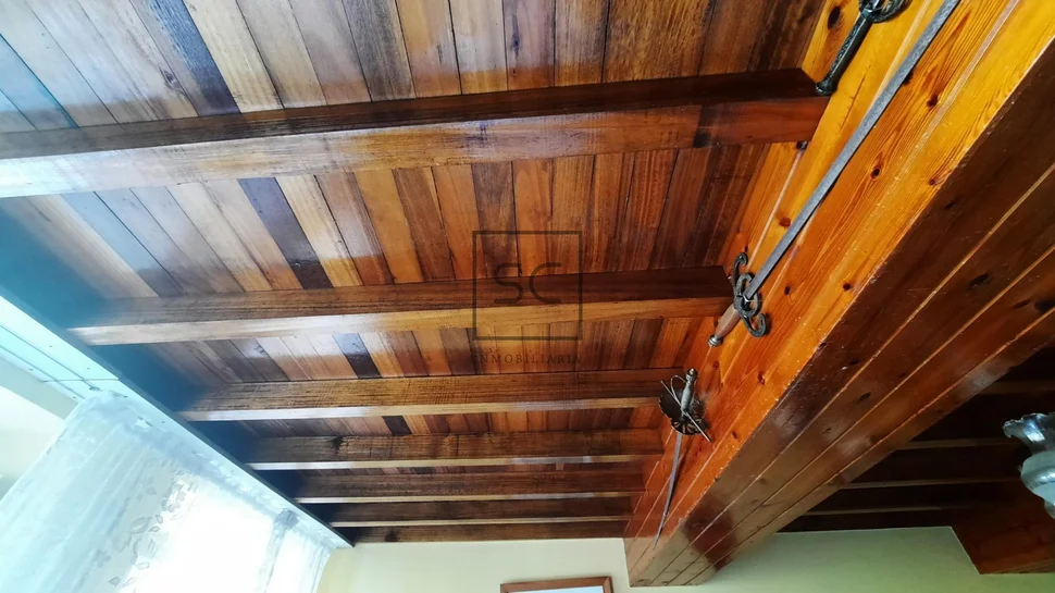 Adosado con patio en san claudio – ortigueira