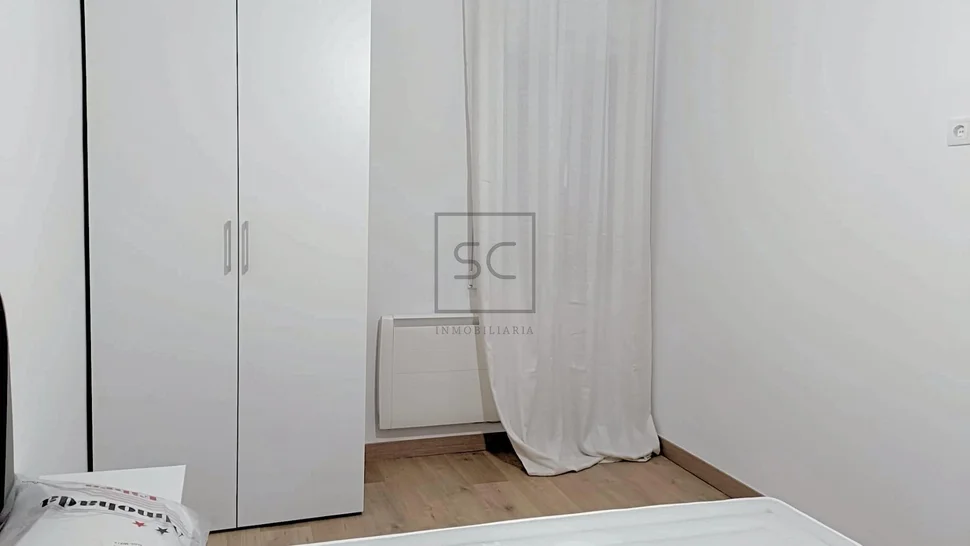 Piso reformado con tres habitaciones en santa cecilia, narón