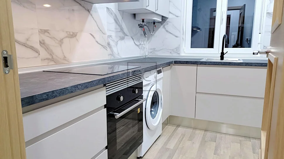 Piso reformado con tres habitaciones en santa cecilia, narón