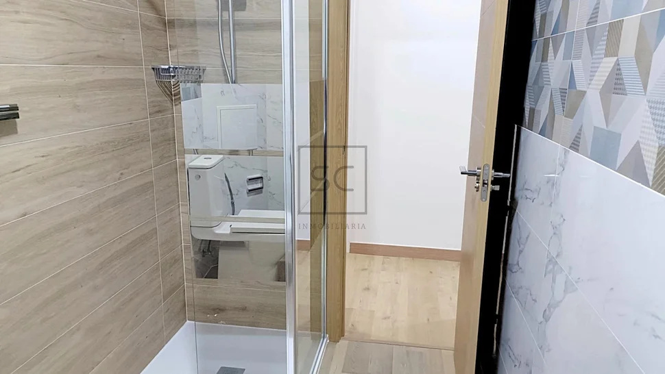 Piso reformado con tres habitaciones en santa cecilia, narón