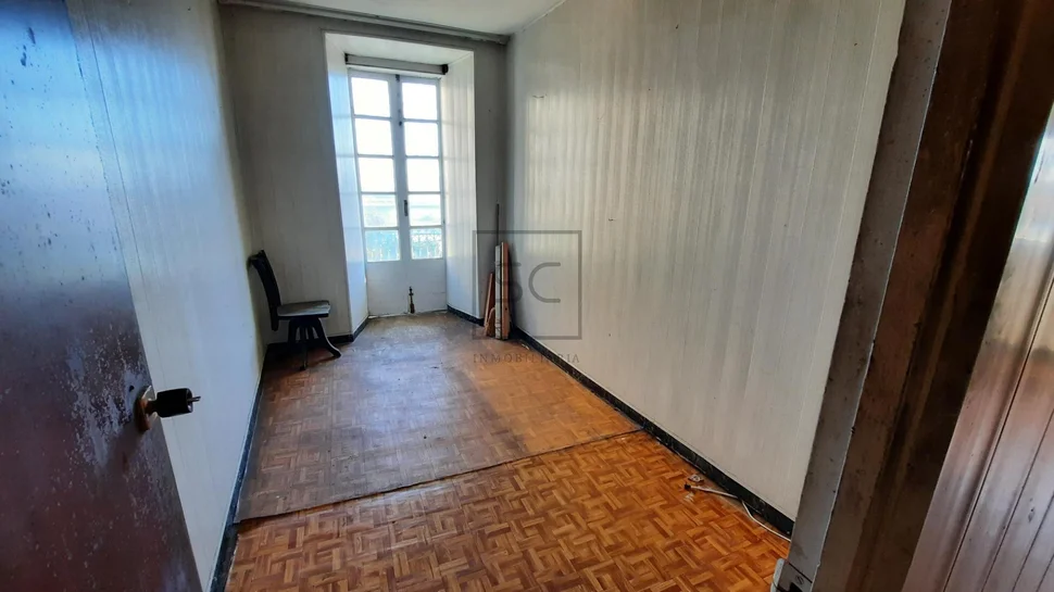 Casa de Pueblo para Reforma en A Graña (Ferrol)