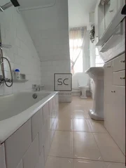 Amplio primero sin ascensor en fene