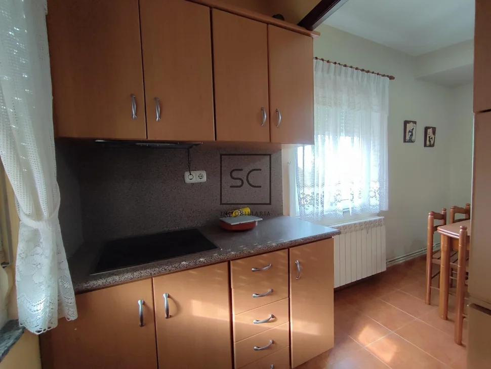 Amplio primero sin ascensor en fene