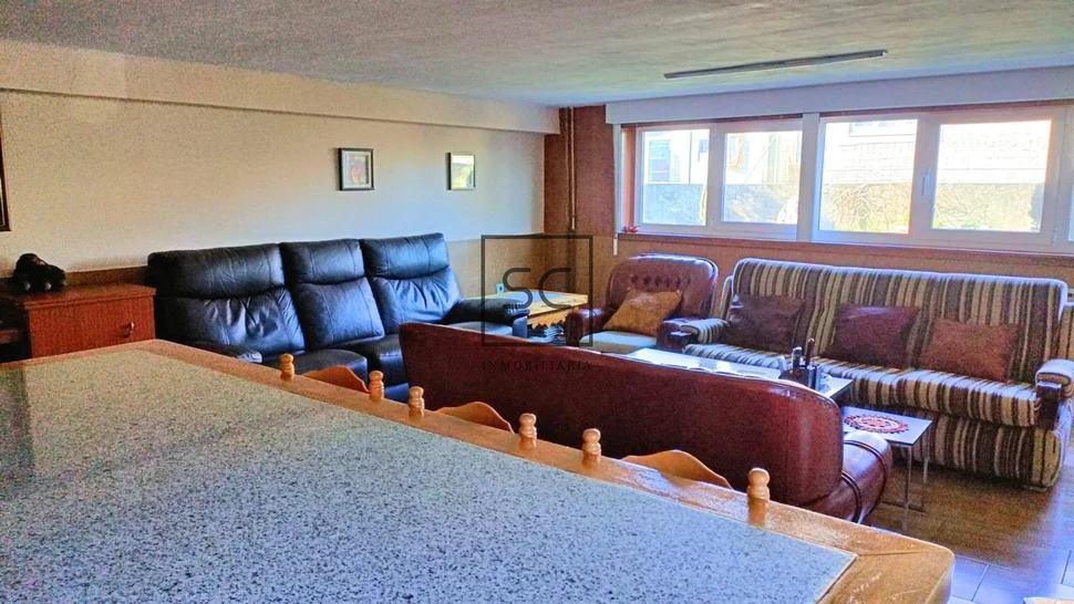 Amplia casa con tres plantas en san mateo, narón