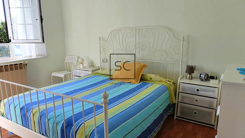 Amplia casa con tres plantas en san mateo, narón