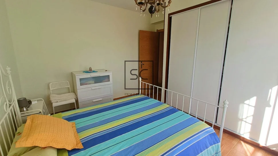 Amplia casa con tres plantas en san mateo, narón