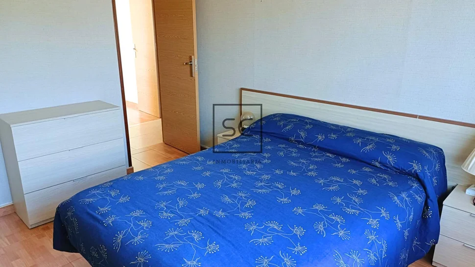 Amplia casa con tres plantas en san mateo, narón