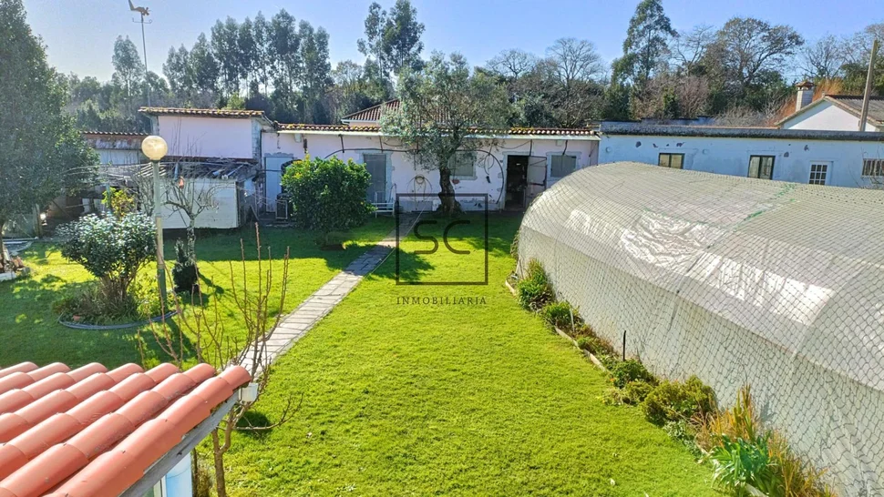 Amplia casa con tres plantas en san mateo, narón