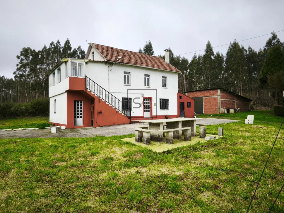 Casa con finca y garaje en cerdido
