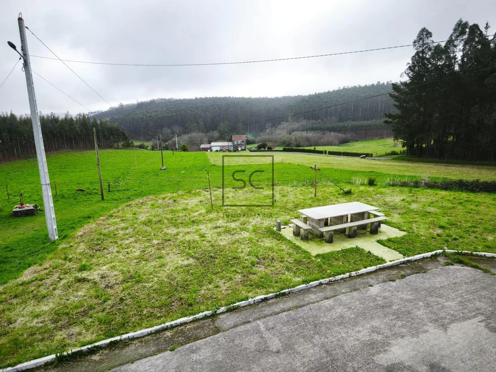 Casa con finca y garaje en cerdido