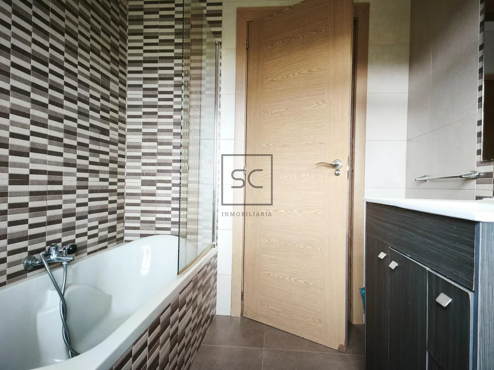 Casa con finca y garaje en cerdido