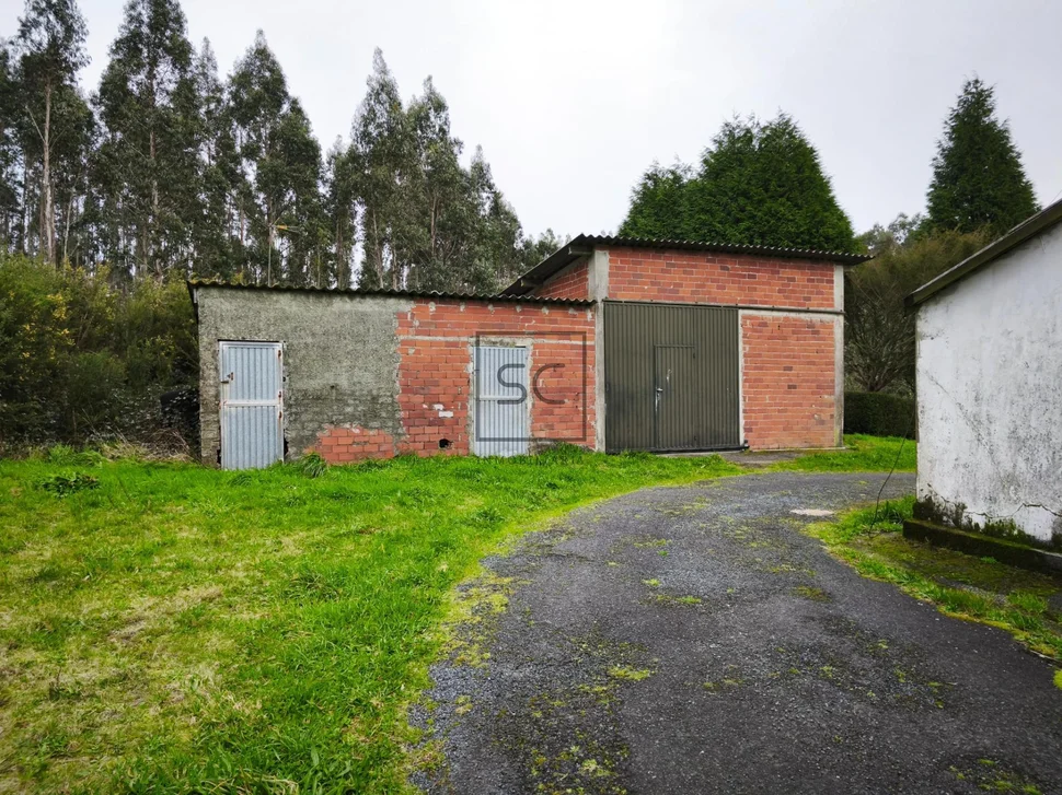 Casa con finca y garaje en cerdido