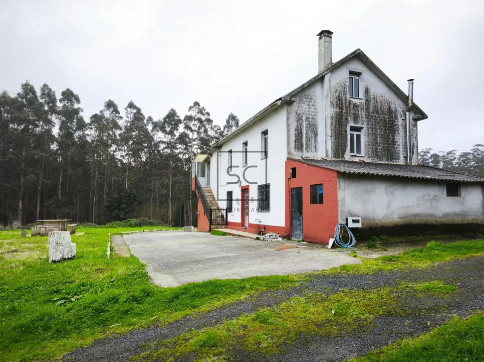 Casa con finca y garaje en cerdido