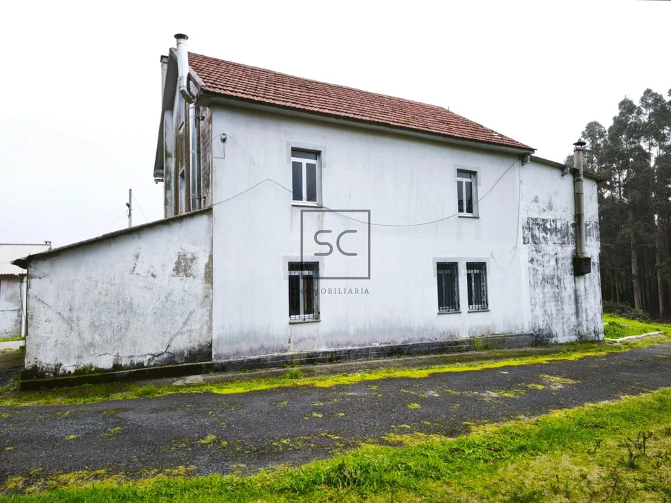Casa con finca y garaje en cerdido