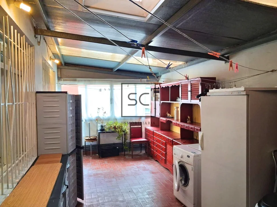 Amplio piso más local comercial en fene