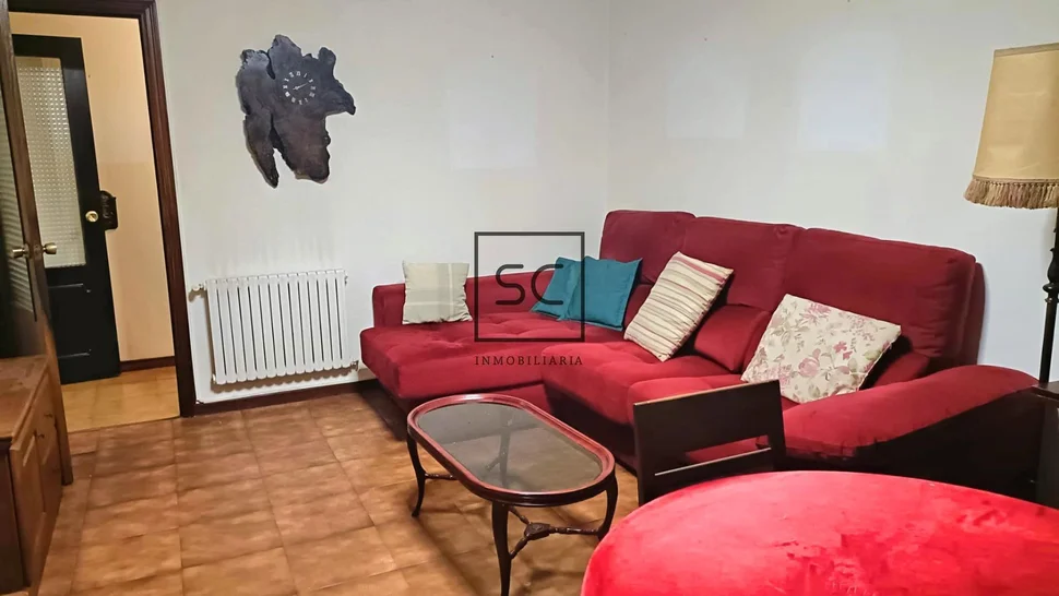 Amplio piso más local comercial en fene