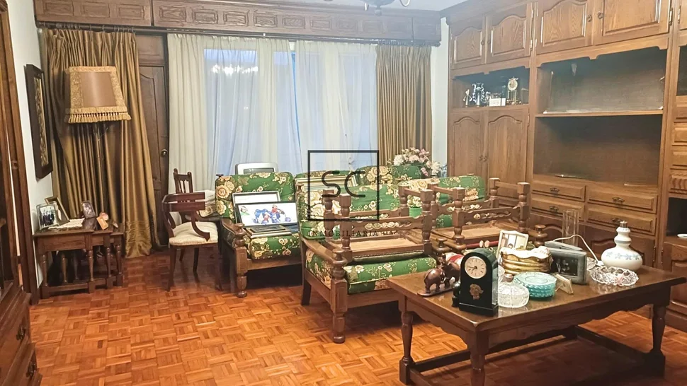 Amplio piso más local comercial en fene