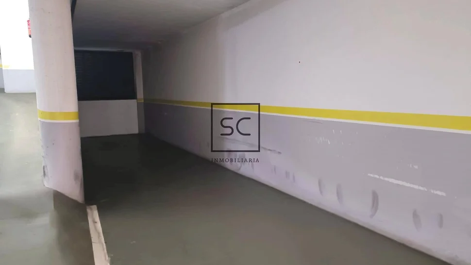 Amplio piso más local comercial en fene