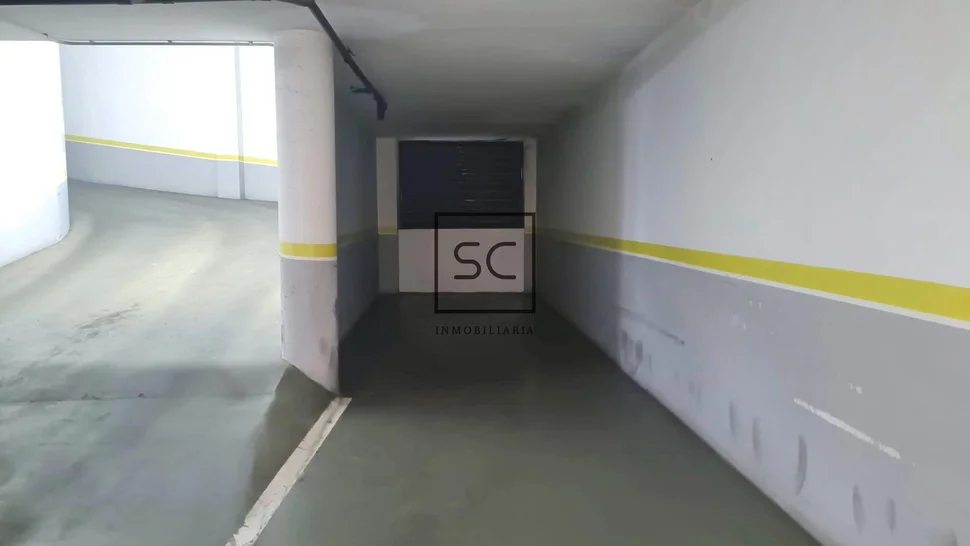 Amplio piso más local comercial en fene