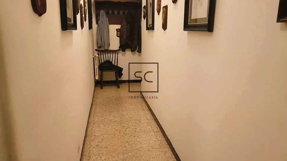 Amplio piso más local comercial en fene