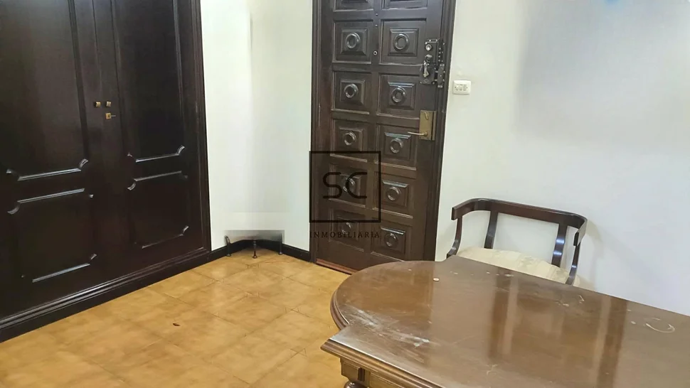 Amplio piso más local comercial en fene