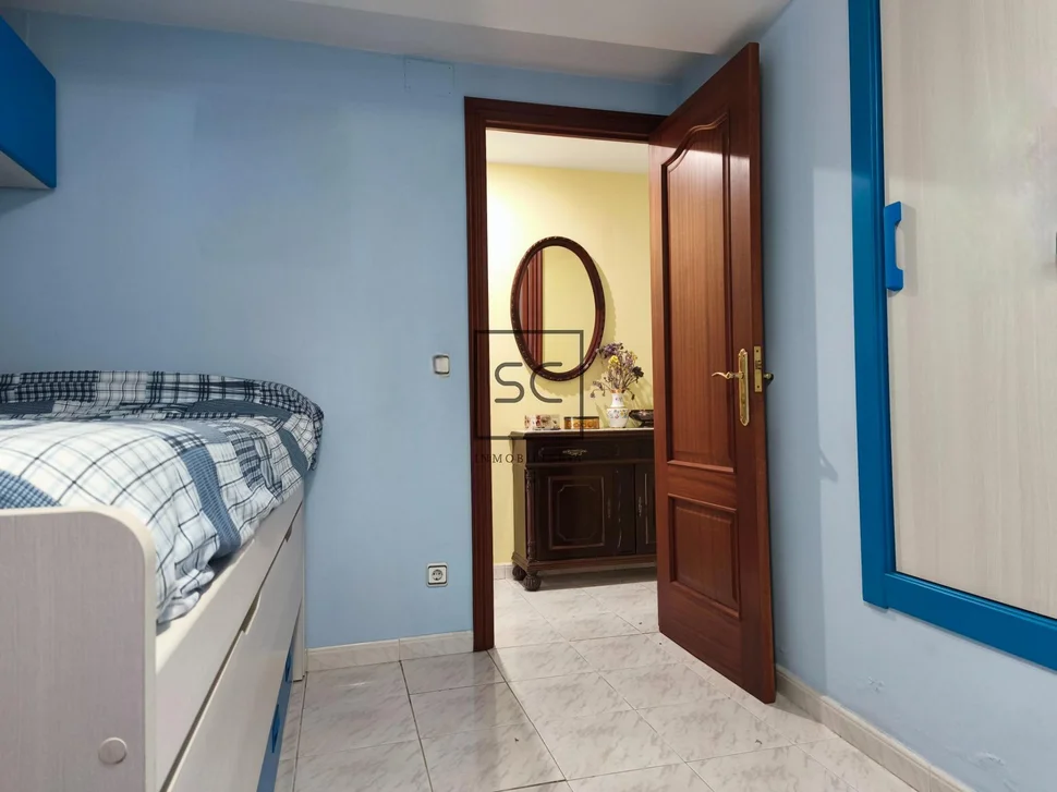 Adosado de dos plantas, patio, bodega y finca en maniños-fene