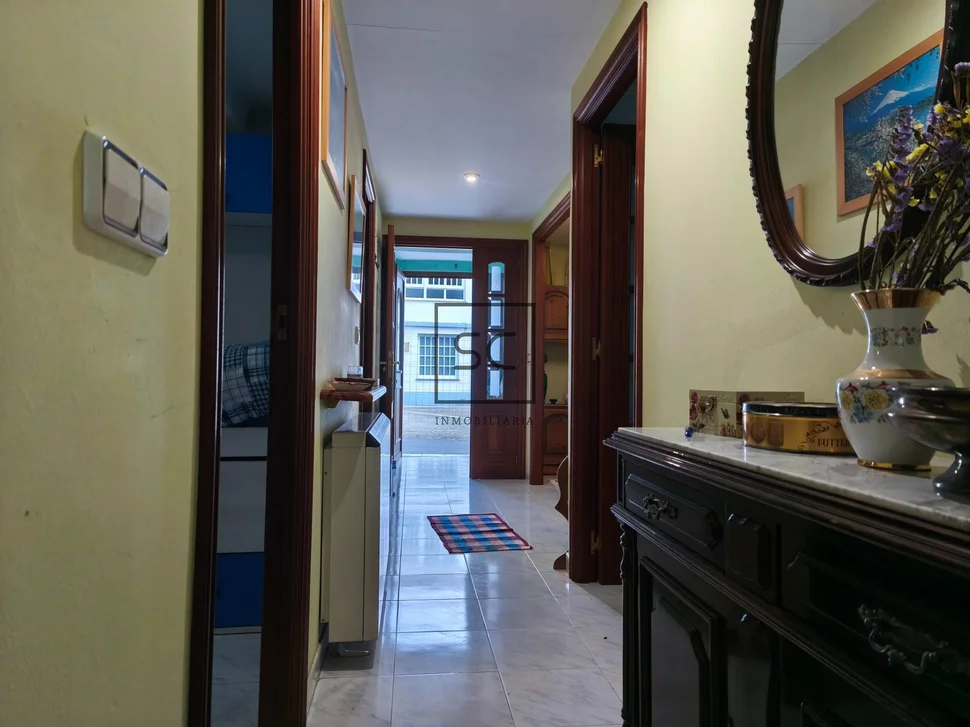 Adosado de dos plantas, patio, bodega y finca en maniños-fene