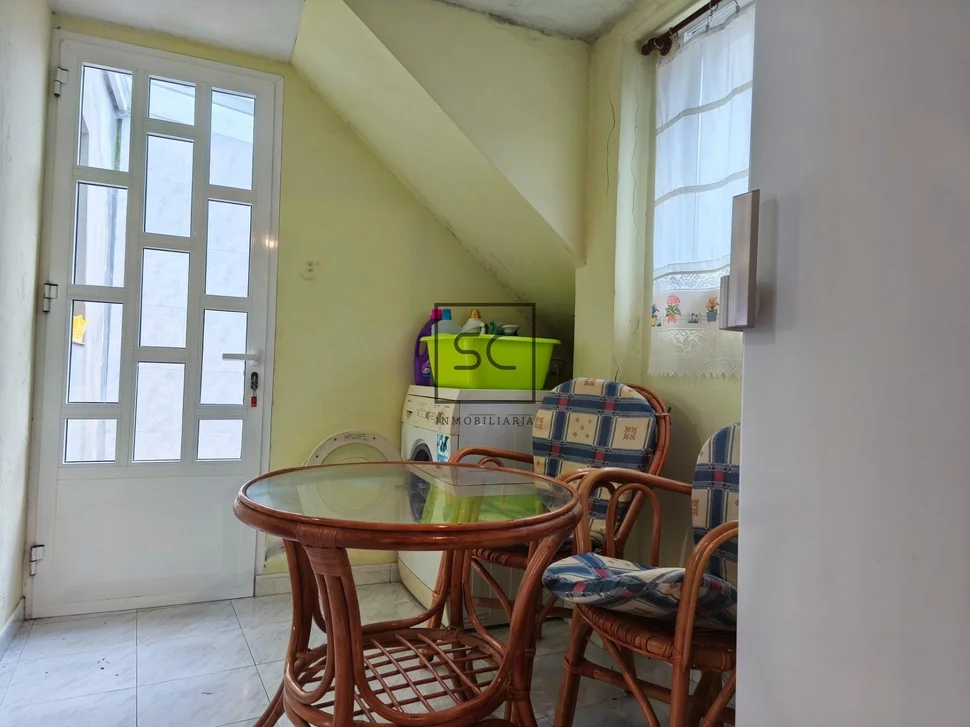 Adosado de dos plantas, patio, bodega y finca en maniños-fene