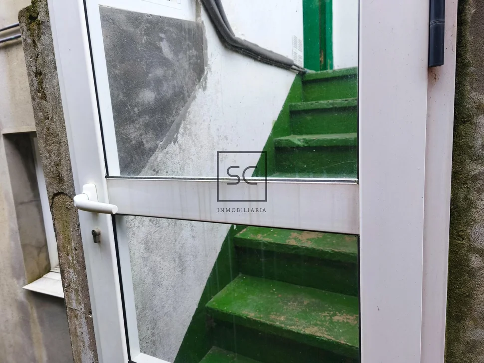 Adosado de dos plantas, patio, bodega y finca en maniños-fene