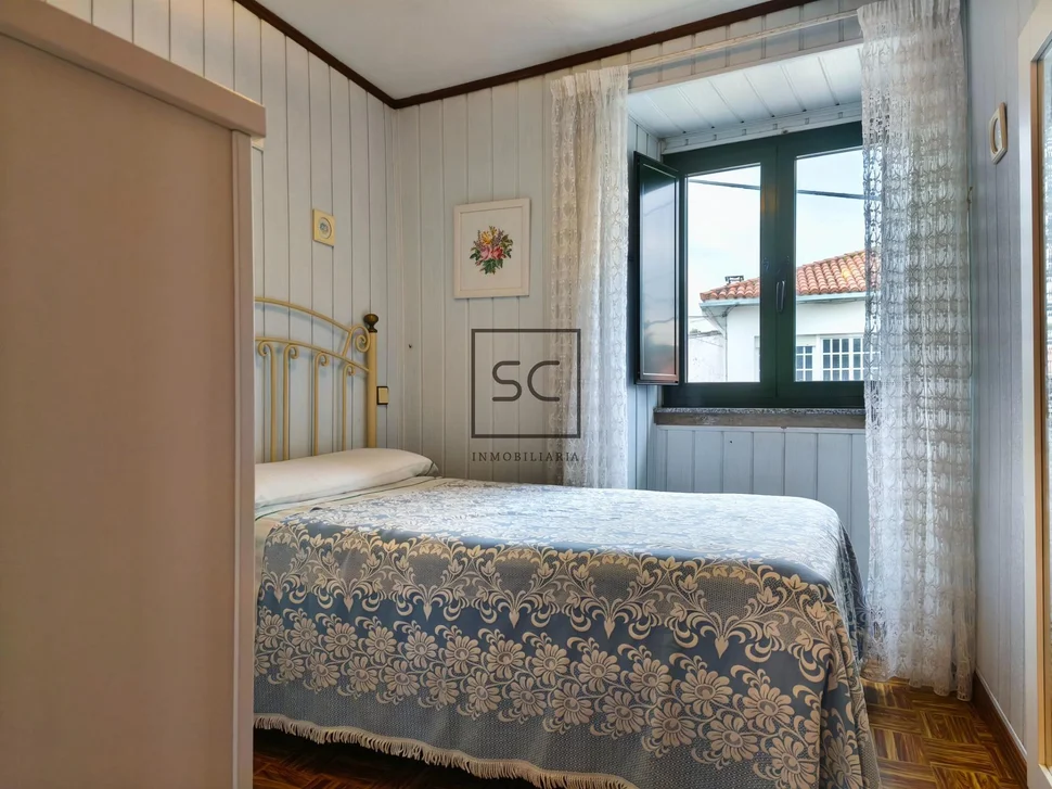 Adosado de dos plantas, patio, bodega y finca en maniños-fene